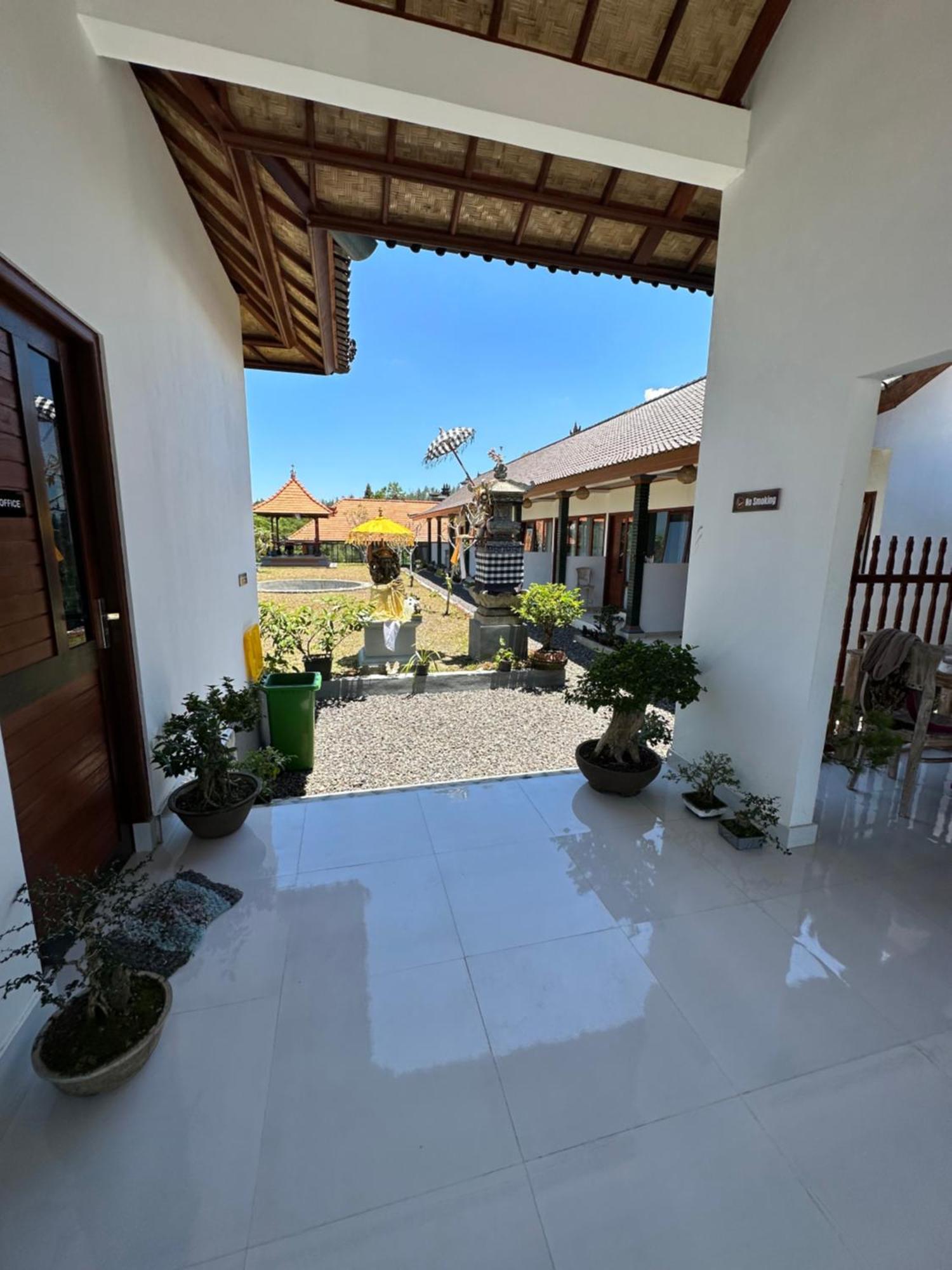Appartement Bali Basuki Retreat Center à Besakih Extérieur photo