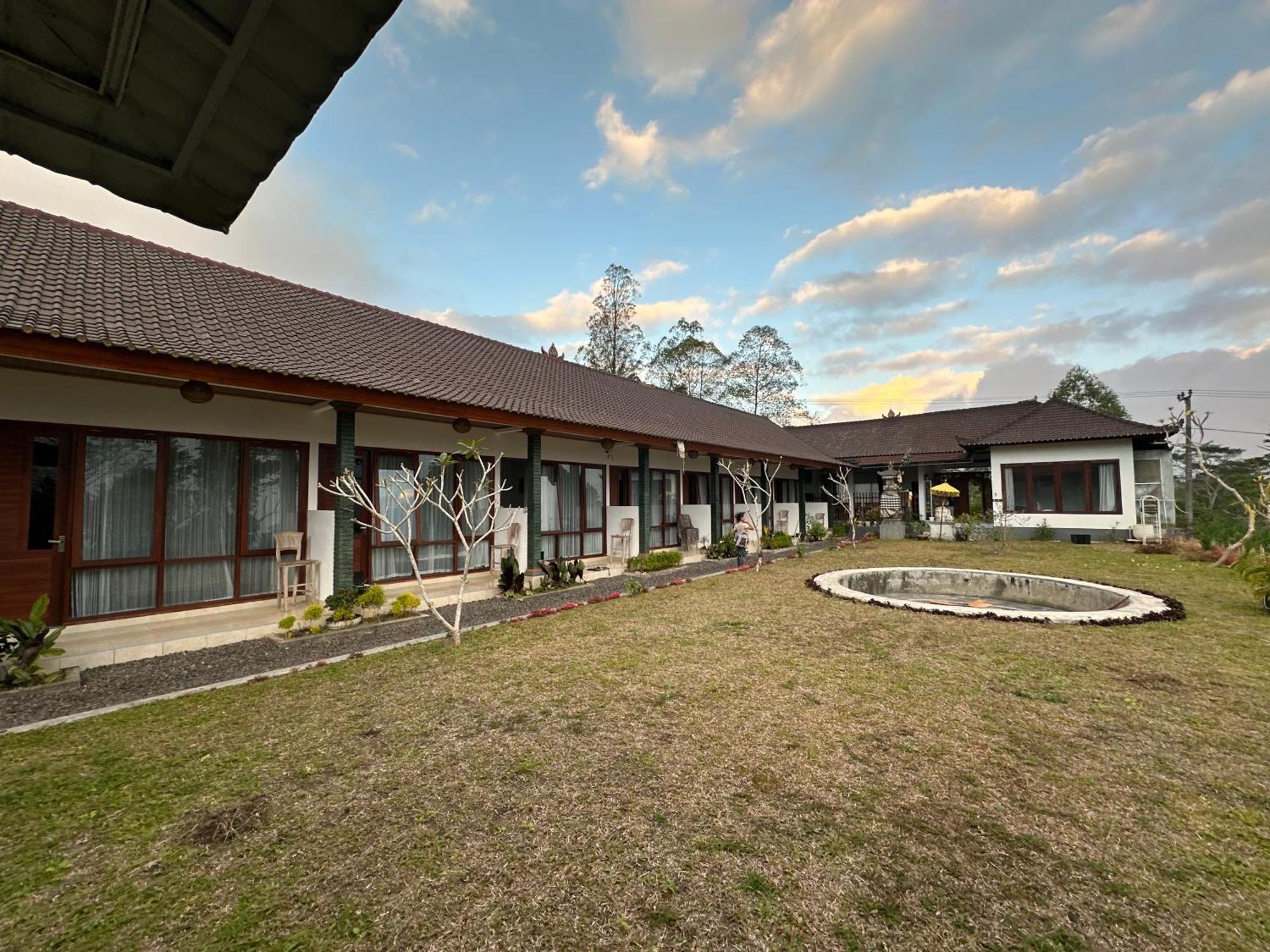 Appartement Bali Basuki Retreat Center à Besakih Extérieur photo